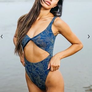 Skatie Chloe One Piece Swimsuit - Summer Nights  L - NWT